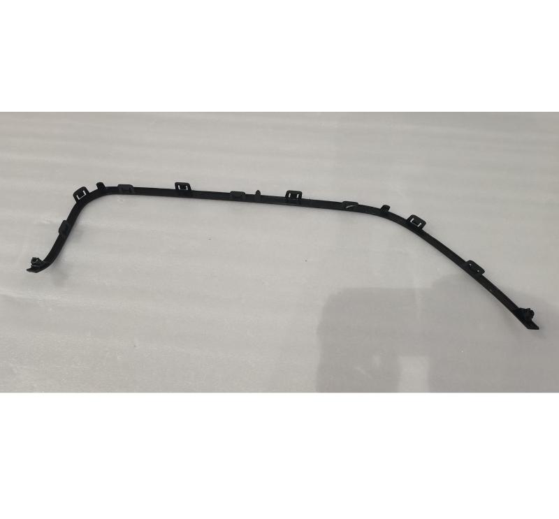 Front bumper lower decorative strip
